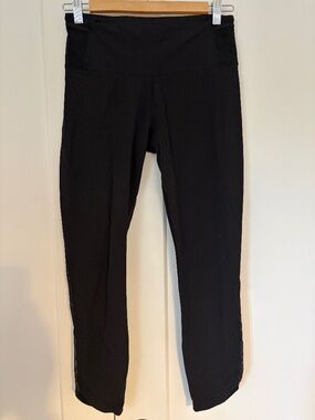 Lululemon 3/4 tights with mesh panel